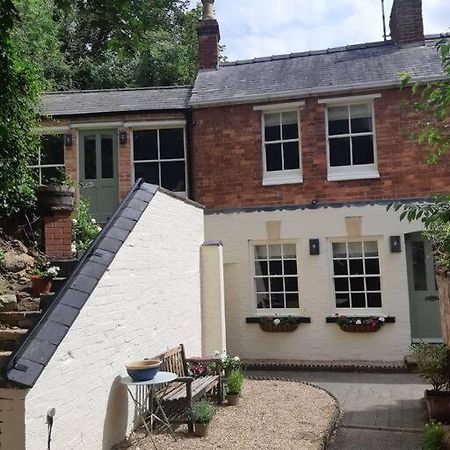 Beautiful Georgian Cottage Within A Private Walled Garden أوكهام المظهر الخارجي الصورة