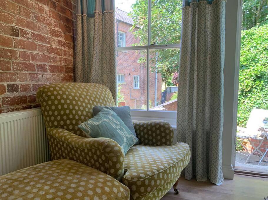 Beautiful Georgian Cottage Within A Private Walled Garden أوكهام المظهر الخارجي الصورة