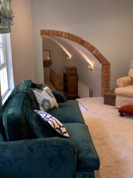 Beautiful Georgian Cottage Within A Private Walled Garden أوكهام المظهر الخارجي الصورة