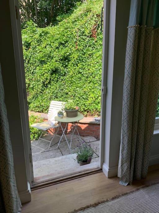 Beautiful Georgian Cottage Within A Private Walled Garden أوكهام المظهر الخارجي الصورة