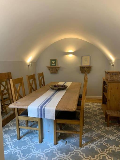 Beautiful Georgian Cottage Within A Private Walled Garden أوكهام المظهر الخارجي الصورة