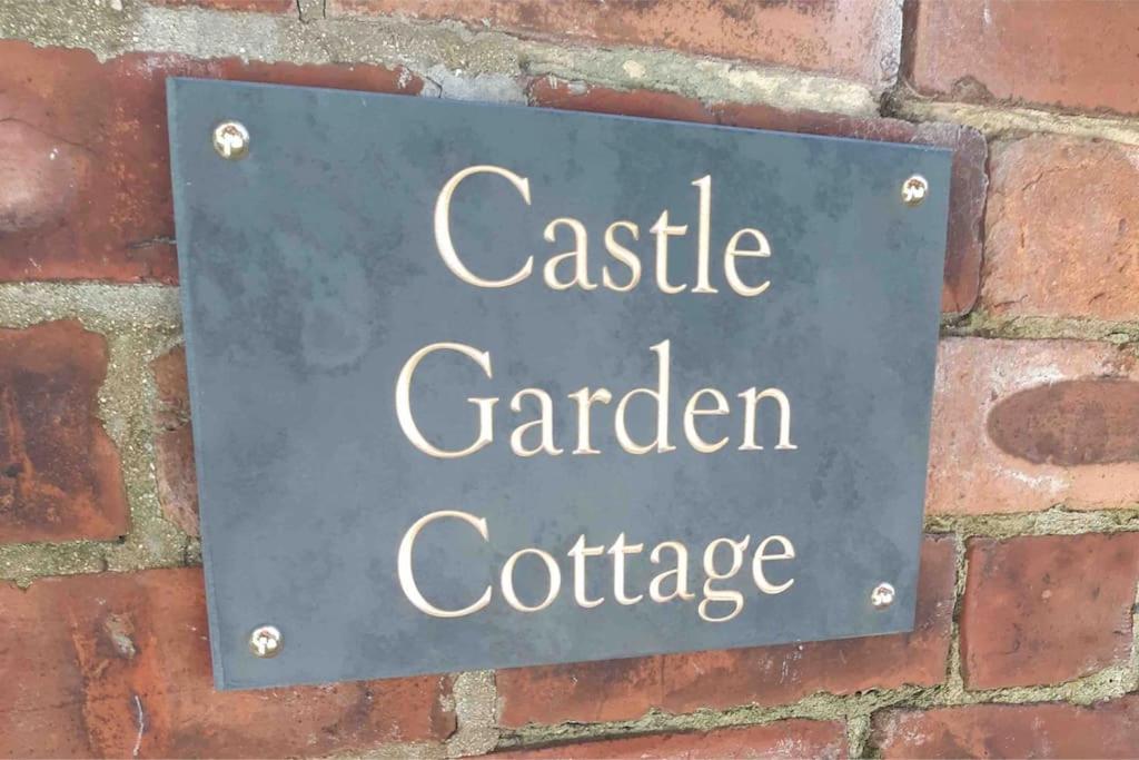 Beautiful Georgian Cottage Within A Private Walled Garden أوكهام المظهر الخارجي الصورة